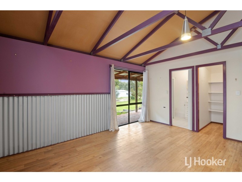 8 Jones Street, Yabberup WA 6239