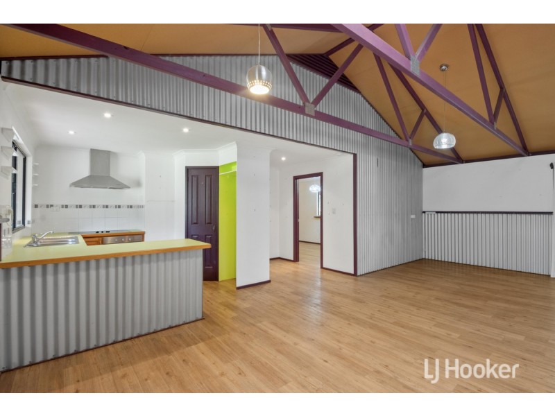 8 Jones Street, Yabberup WA 6239