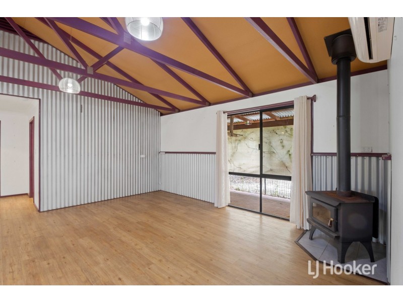 8 Jones Street, Yabberup WA 6239