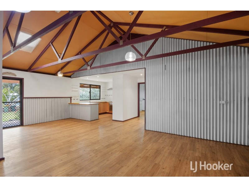 8 Jones Street, Yabberup WA 6239