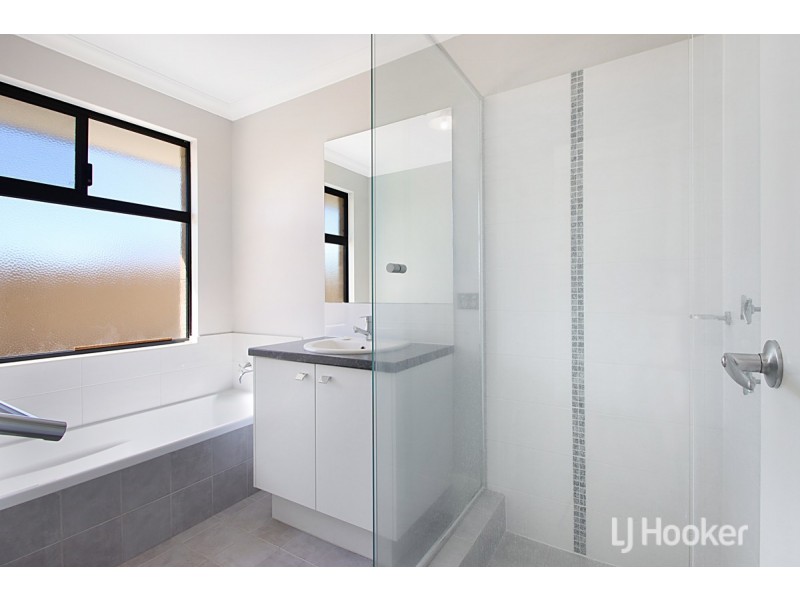 2 Hawkesbury Way, Australind WA 6233