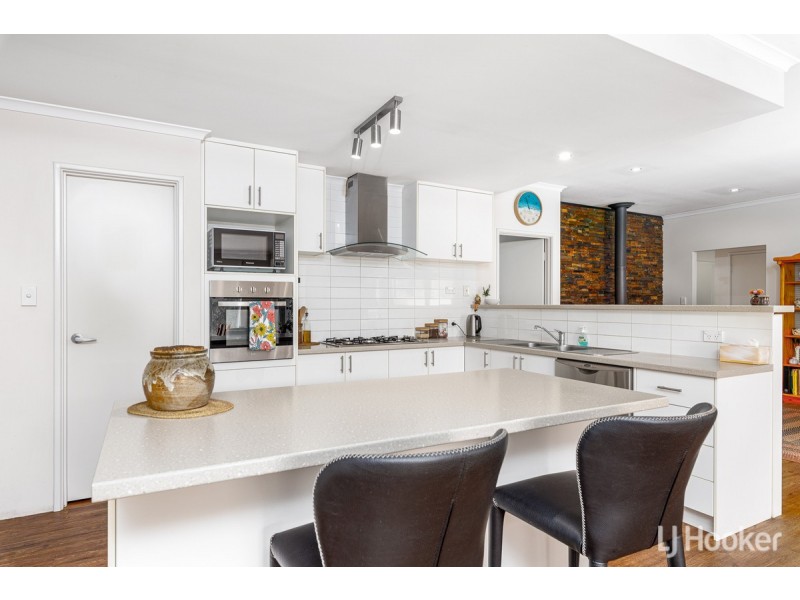 94 Santons Approach, Yalyalup WA 6280