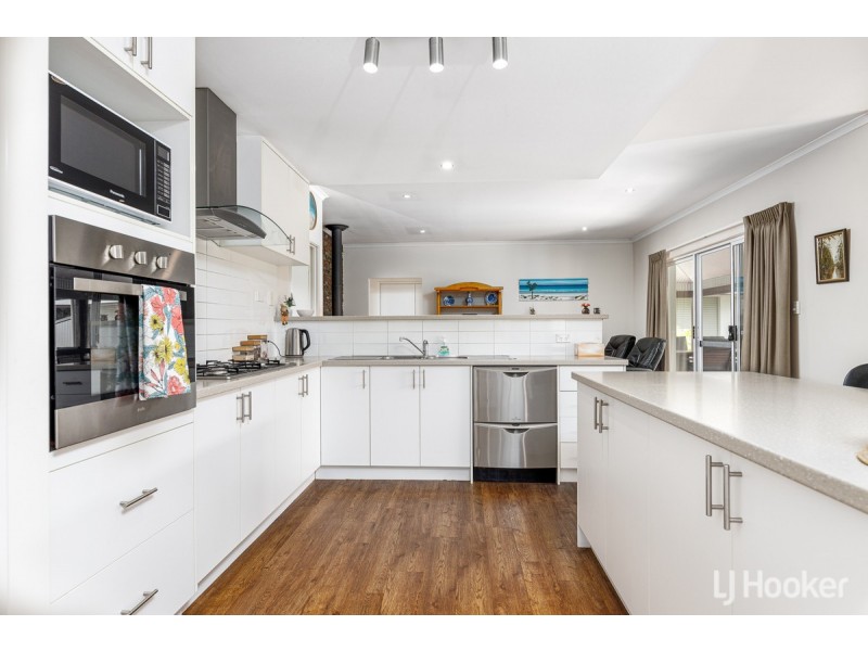 94 Santons Approach, Yalyalup WA 6280