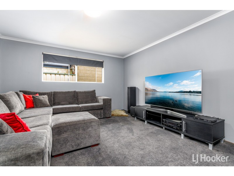 94 Santons Approach, Yalyalup WA 6280