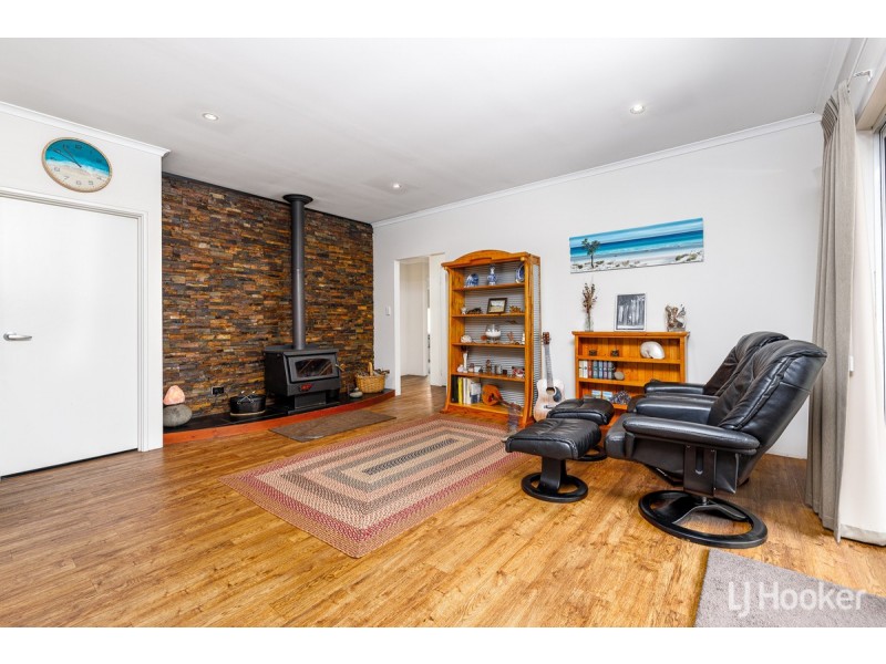 94 Santons Approach, Yalyalup WA 6280