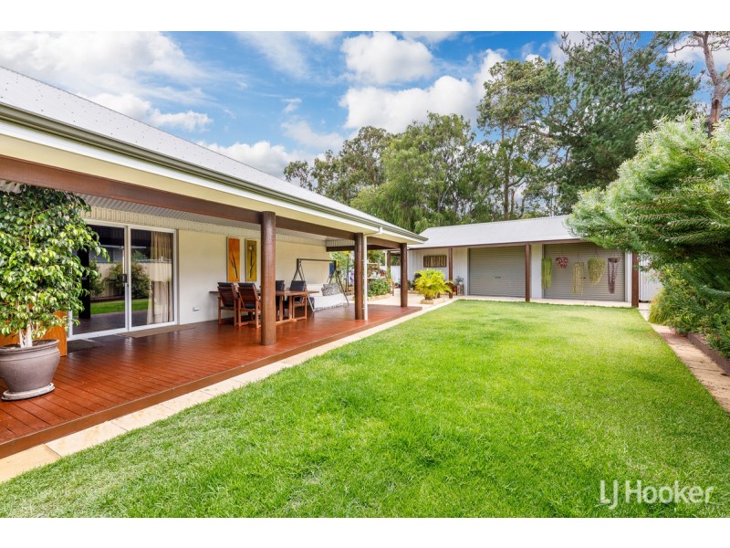 94 Santons Approach, Yalyalup WA 6280