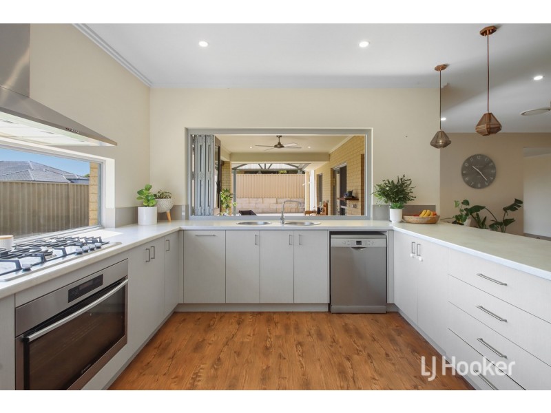 16 Finlay Avenue, Millbridge WA 6232
