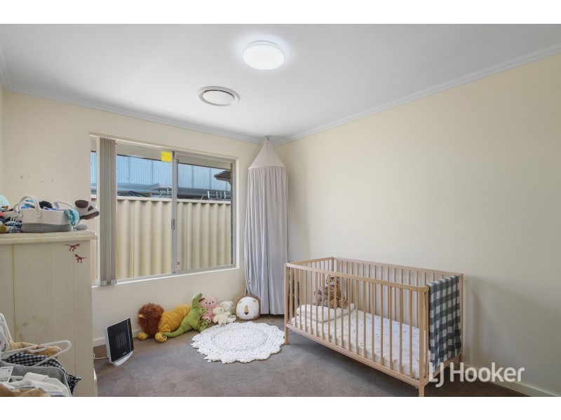 16 Finlay Avenue, Millbridge WA 6232