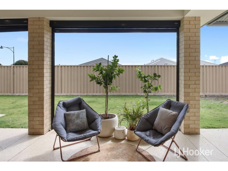 16 Finlay Avenue, Millbridge WA 6232