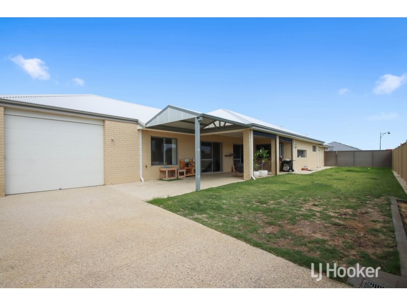 16 Finlay Avenue, Millbridge WA 6232