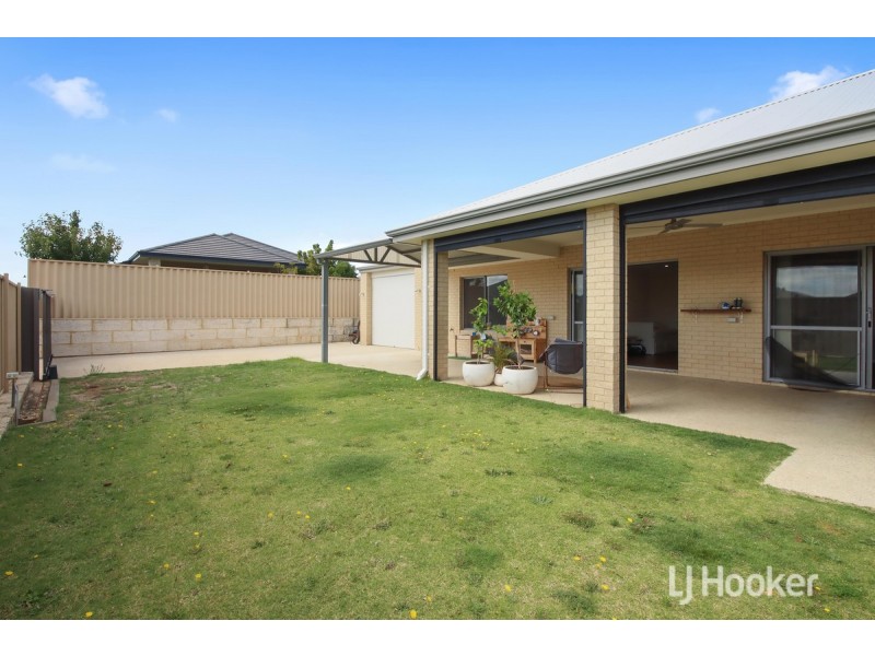 16 Finlay Avenue, Millbridge WA 6232