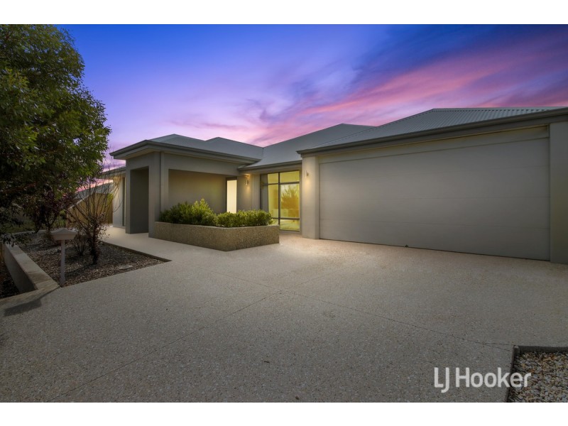 16 Finlay Avenue, Millbridge WA 6232