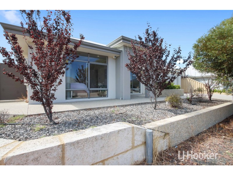 16 Finlay Avenue, Millbridge WA 6232