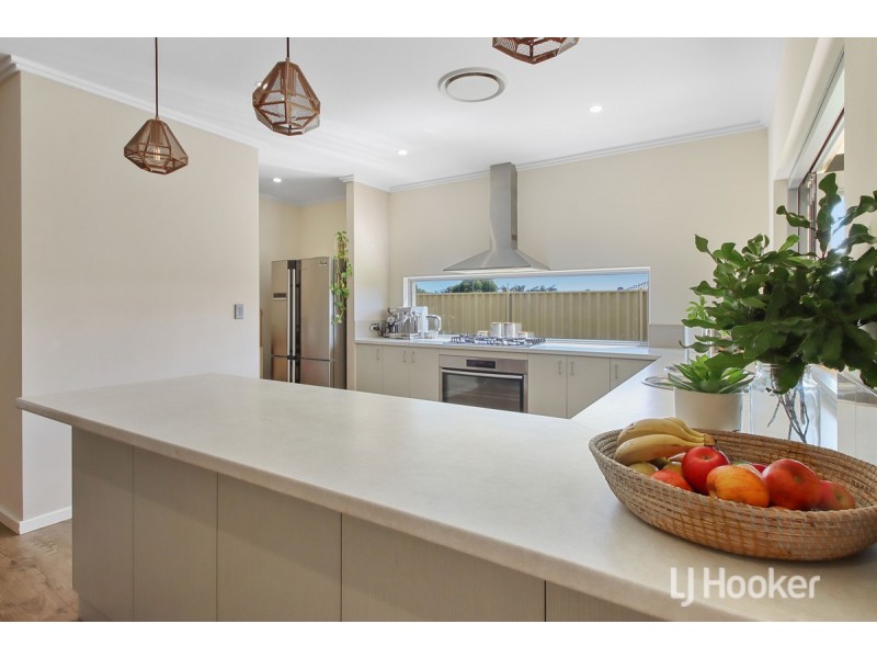 16 Finlay Avenue, Millbridge WA 6232