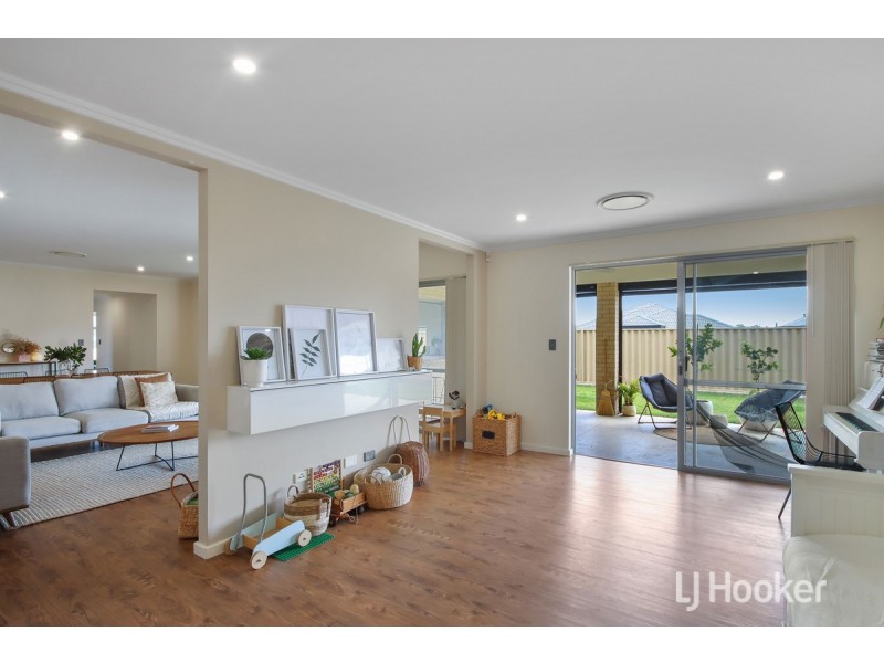 16 Finlay Avenue, Millbridge WA 6232