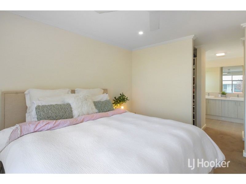 16 Finlay Avenue, Millbridge WA 6232