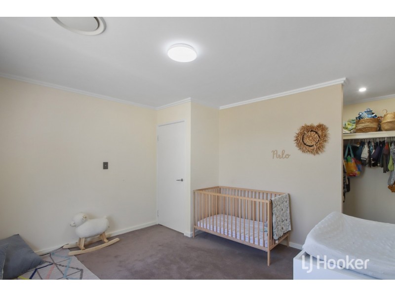 16 Finlay Avenue, Millbridge WA 6232