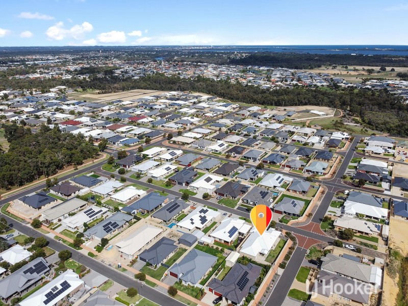 16 Finlay Avenue, Millbridge WA 6232