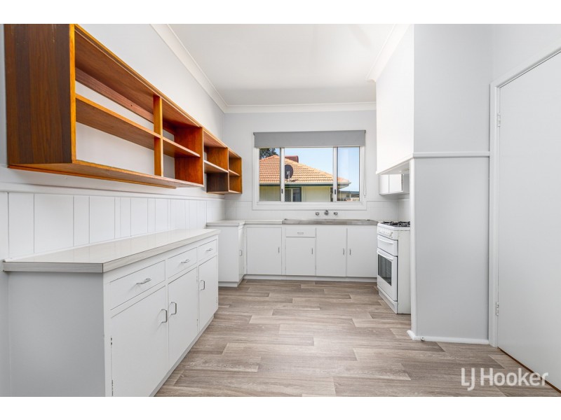 43 Hands Avenue, Carey Park WA 6230