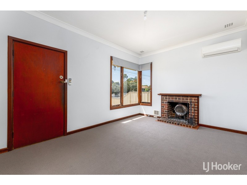 43 Hands Avenue, Carey Park WA 6230