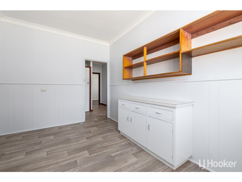 43 Hands Avenue, Carey Park WA 6230