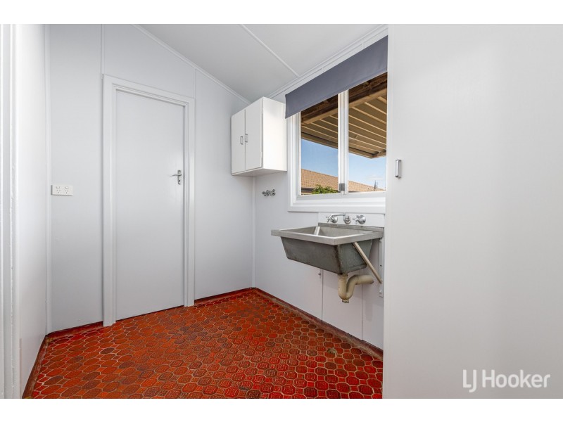 43 Hands Avenue, Carey Park WA 6230