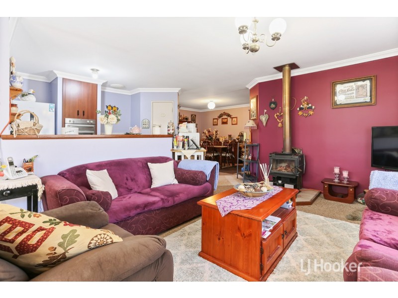 1 Sunburst Grove, Collie WA 6225