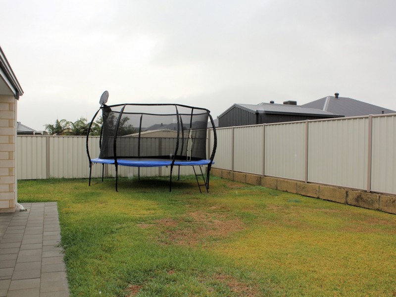 81 The Boulevard, Australind WA 6233