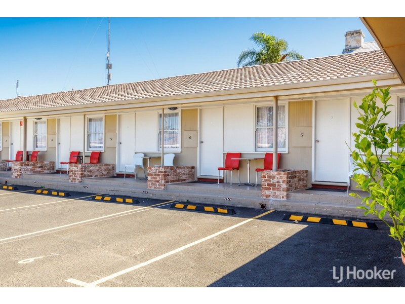 6 Pries Avenue, Busselton WA 6280