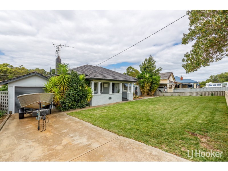 6 Swanstone Street, Collie WA 6225