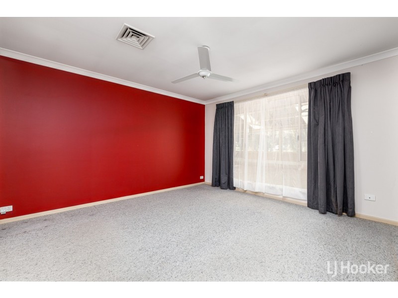 8 Headland Road, Leschenault WA 6233