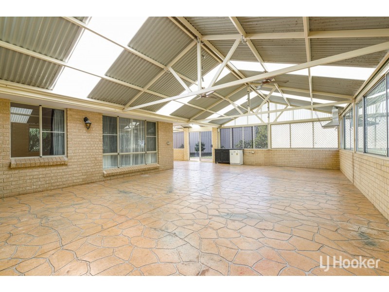 8 Headland Road, Leschenault WA 6233