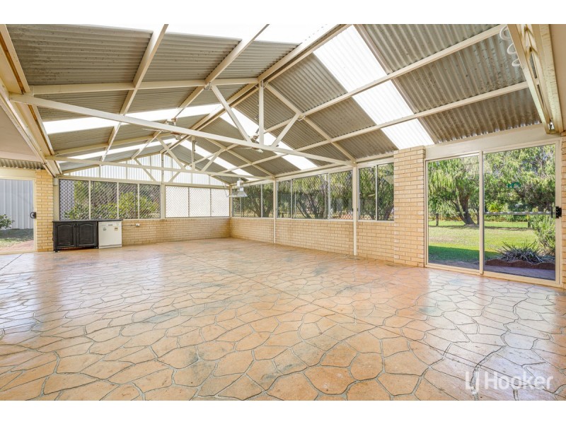 8 Headland Road, Leschenault WA 6233