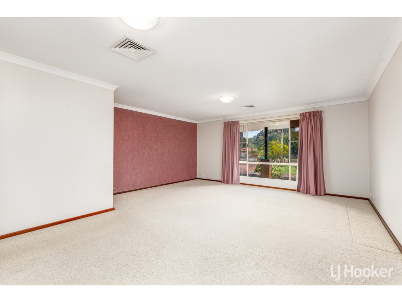 8 Headland Road, Leschenault WA 6233
