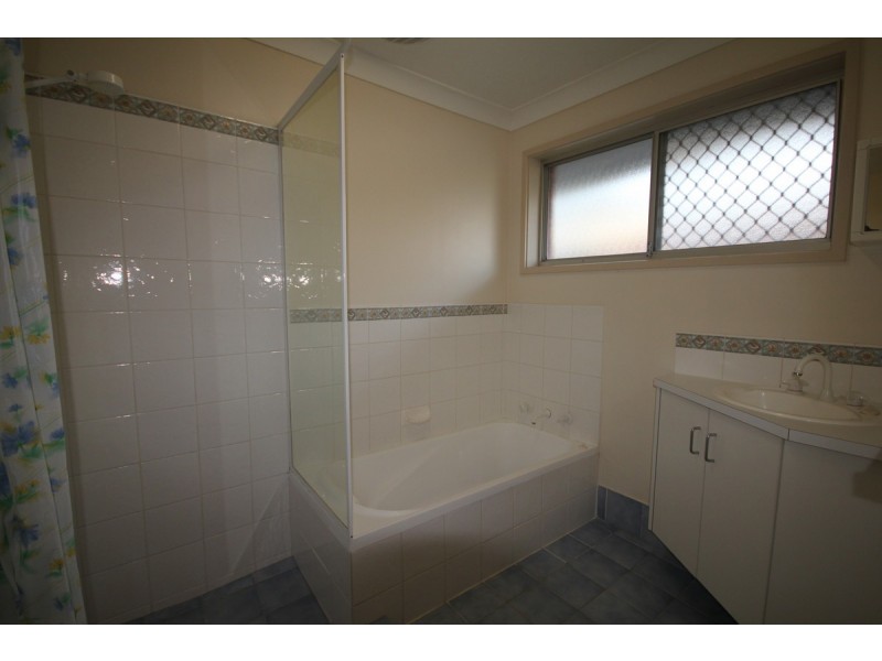 33 Elouera Street, Collie WA 6225