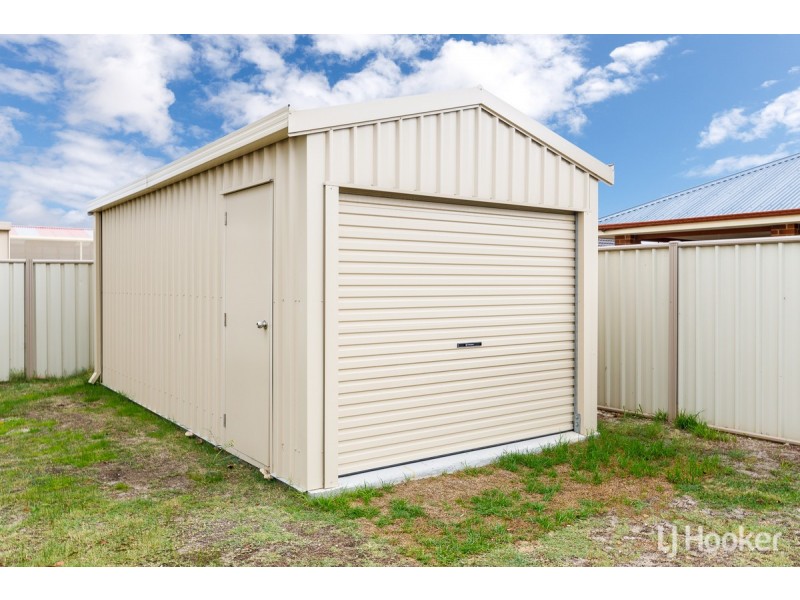 16 Grandite Fairway, Australind WA 6233
