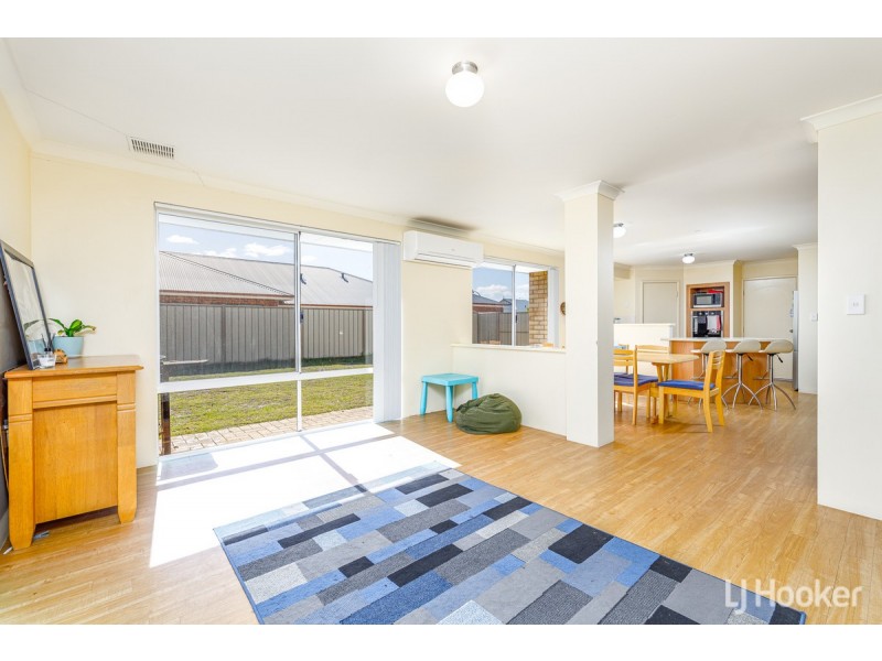 16 Grandite Fairway, Australind WA 6233