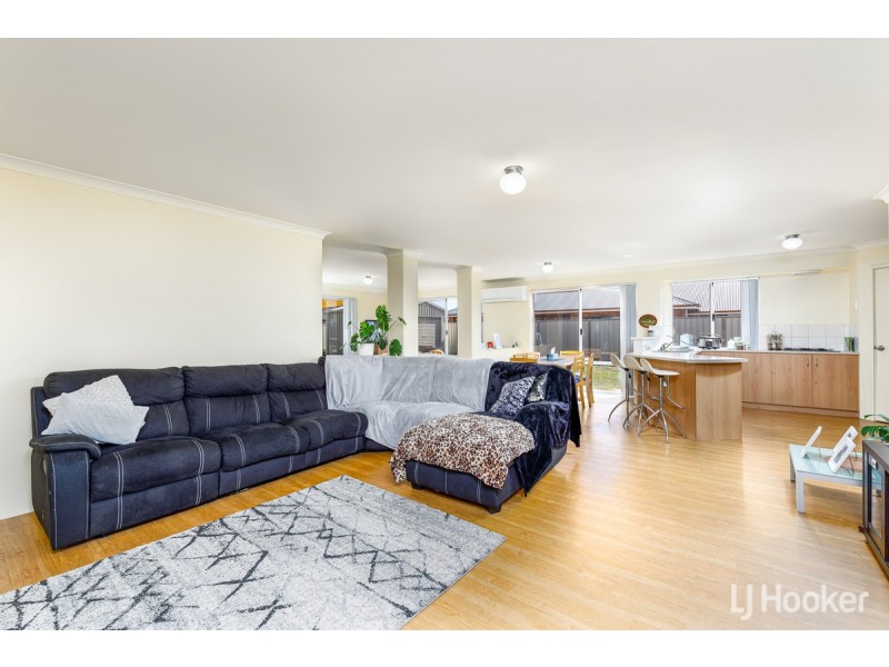 16 Grandite Fairway, Australind WA 6233