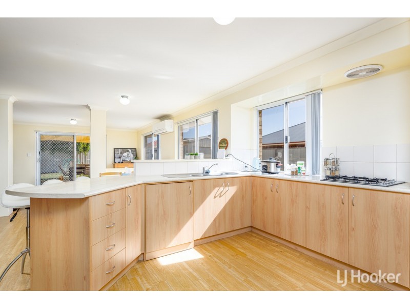 16 Grandite Fairway, Australind WA 6233