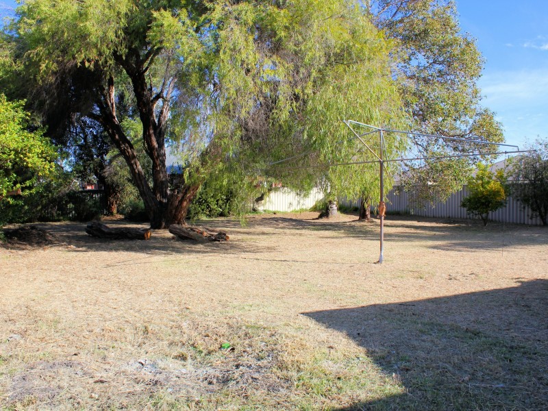 16 Woodrow Street, Carey Park WA 6230