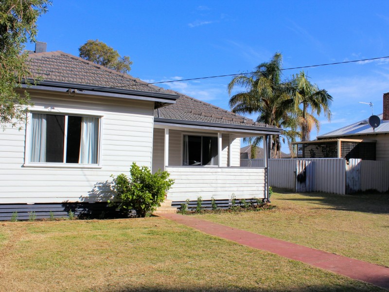 16 Woodrow Street, Carey Park WA 6230