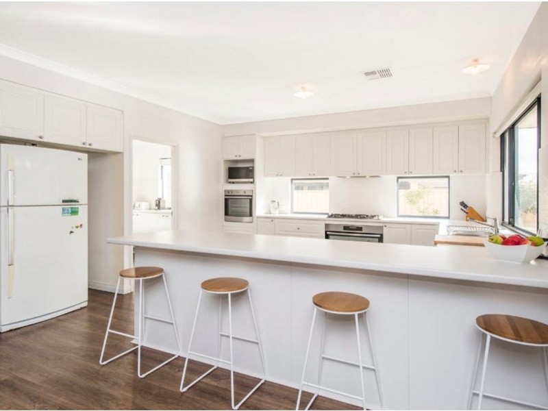 213 Braidwood Drive, Australind WA 6233