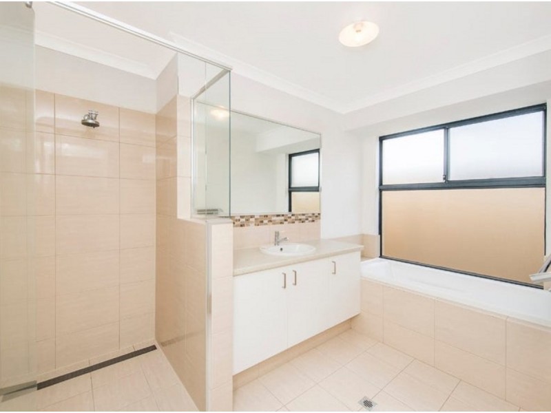 213 Braidwood Drive, Australind WA 6233