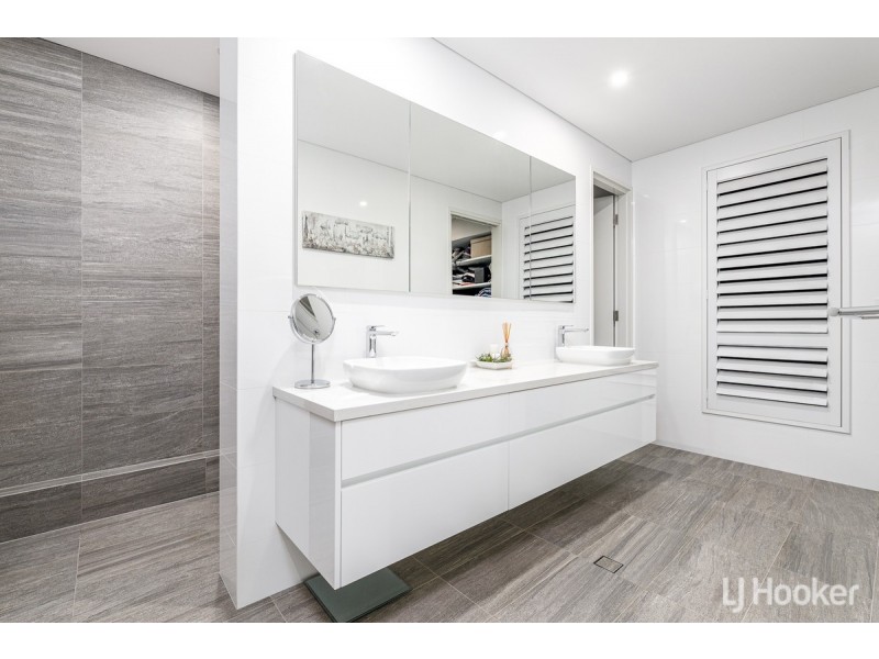 7 Averil Street, Abbey WA 6280