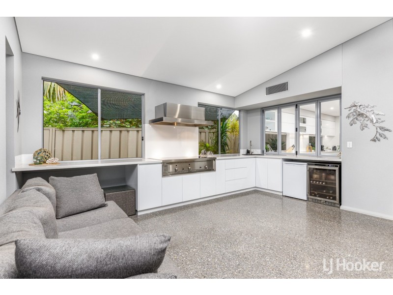 7 Averil Street, Abbey WA 6280