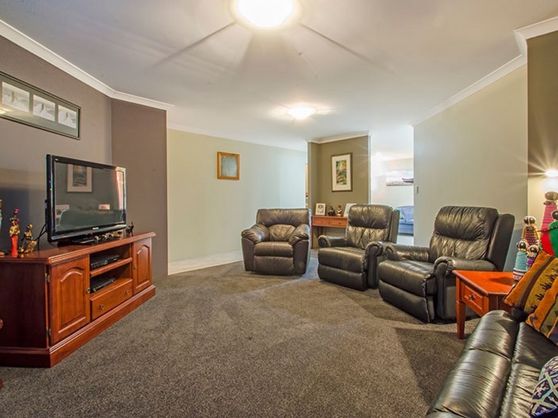 32 Hornibrook Road, Dalyellup WA 6230