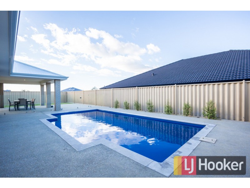 9 Finlay Avenue, Millbridge WA 6232