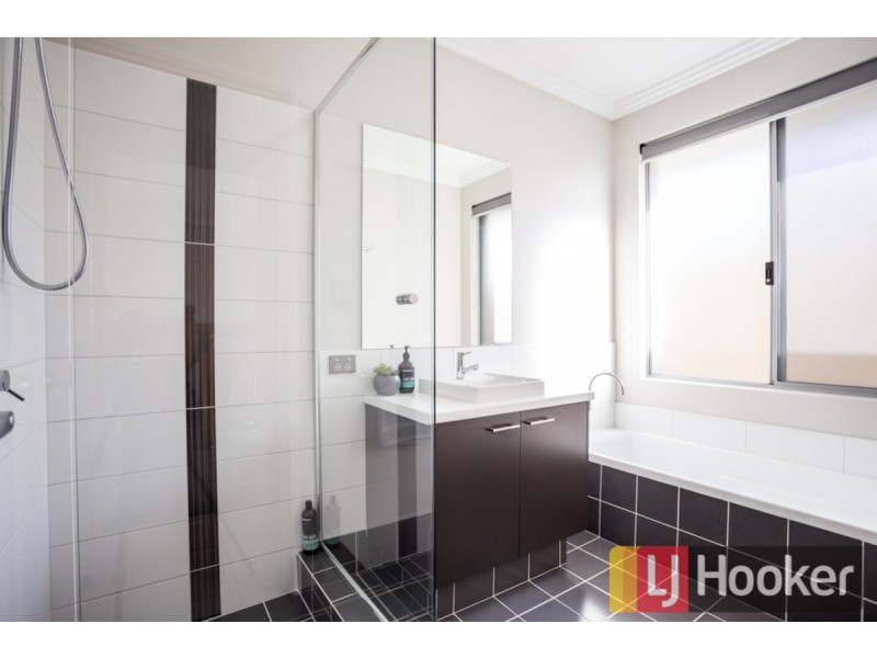 9 Finlay Avenue, Millbridge WA 6232