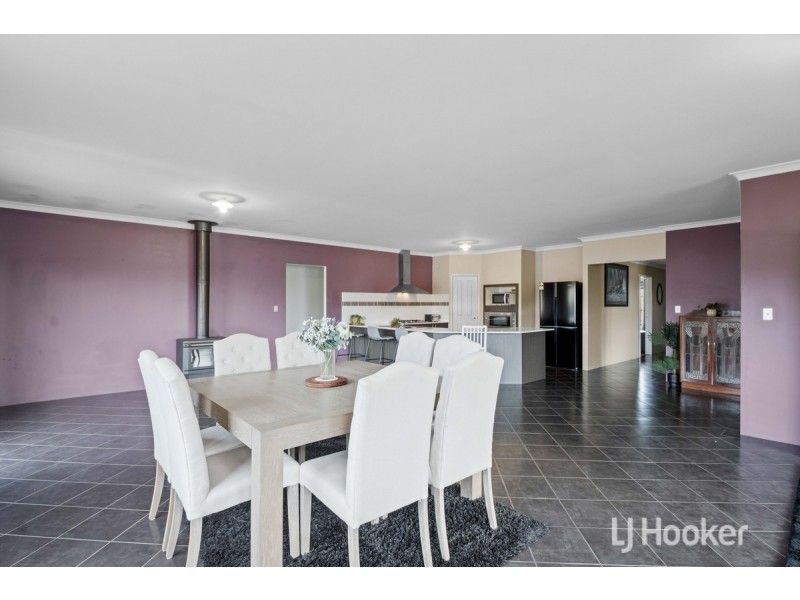 9 Wellington Boulevard, Collie WA 6225