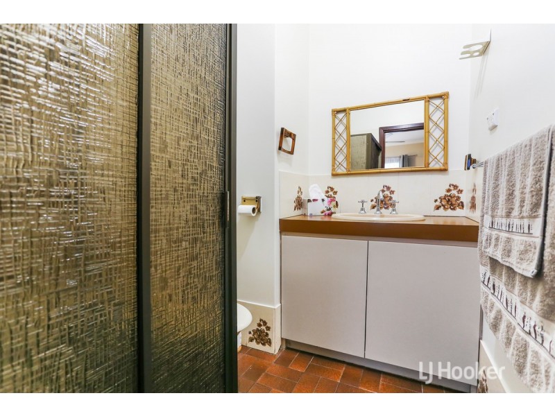 8 Swan Avenue, Collie WA 6225